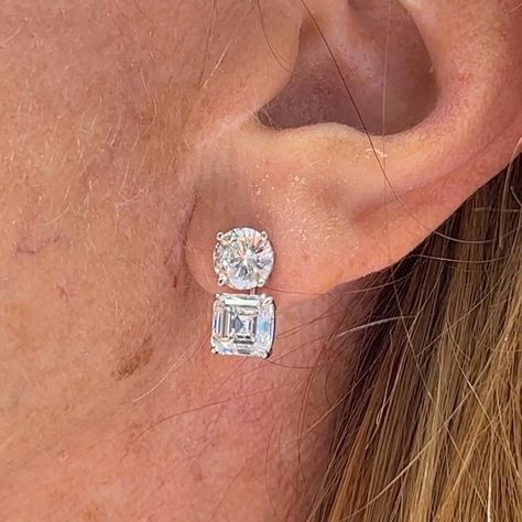 S. Sackowitz Jewelers Inc. | Jewelry Of The Day: Insane Earrings!!! 🥶❤️🤩 DM US✨ #sackowitzjewelers #love #diamonds #newmerch #gold #newyorkcity #jewelry #nyc #beauty… | Instagram Diamond Earrings Aesthetic, Cartier Crash, Wedding Day Earrings, Dream Wedding Aesthetic, Jewelry Must Haves, 2022 Jewelry, Pretty Engagement Rings, Everyday Jewellery, Instagram Jewelry