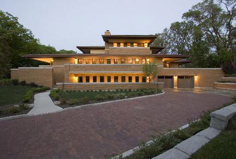 Replica of Frank Lloyd Wright's Robie House For Sale in Palos Park Usonian Style, Robie House, Prairie School, Frank Lloyd Wright Homes, Traditional Japanese Architecture, Prairie House, Prairie Home, Prairie Style Houses, Chicago Design