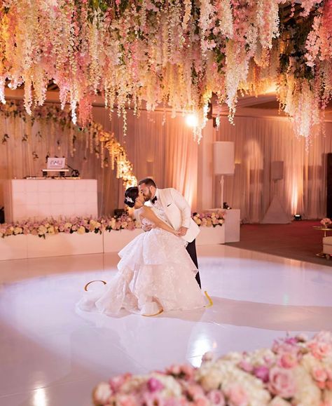 Chic Parisien on Instagram: “A touch of pink, a @moniquelhuillierbride ballgown, and a lot of flowers! Another very chic #realchicbride @liveupfashion 🌷🌷🌷💍💍💍 #realbride…” Ceiling Flowers, Floral Ceiling, Miami Beach Edition, Ballroom Wedding Reception, Miami Hotels, Chic Brides, Dj Booth, Wedding Planning Services, Pink And White Flowers