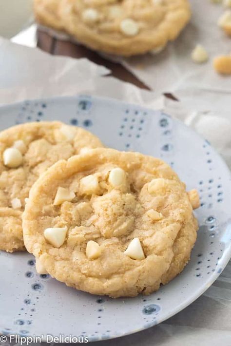 Gluten Free White Chocolate Macadamia Nut Cookies Recipe Unique Deserts, Gluten Free Cookies Recipes, Macadamia Nut Cookies Recipe, Chocolate Macadamia Nut Cookies, Best White Chocolate, White Chocolate Macadamia Nut Cookies, White Chocolate Macadamia Nut, Macadamia Cookies, Gluten Free Cookie