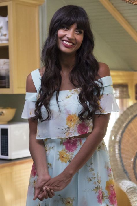 The Good Place: Top Moments from "Everything is Great!" (Season 2 Episodes 1 and 2) | Tell-Tale TV Tahani Al Jamil Outfit, Welcome Everything Is Fine, Jameela Jamil, Flared Skirt Dress, Crazy Ex Girlfriends, Tv Fashion, Kristen Bell, Everything Is Fine, Fashion Tv