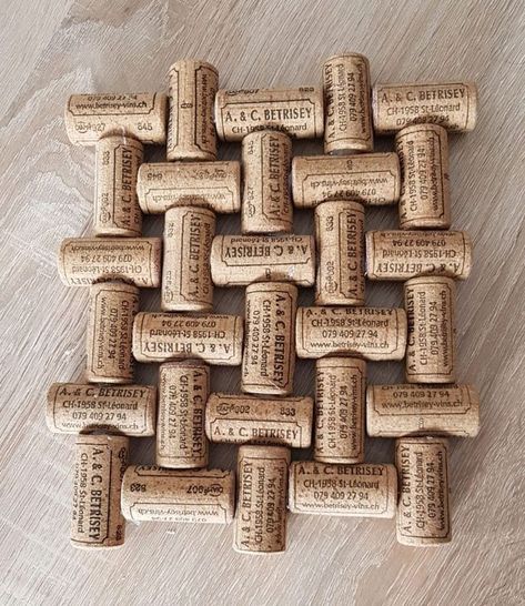 Wine Cork Diy Projects, Cork Diy Projects, Cork Crafts Christmas, Wine Cork Projects, Wine Cork Diy Crafts, Cork Crafts Diy, Wine Cork Art, Cork Ornaments, Wine Cork Diy