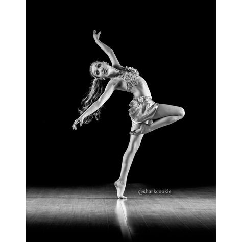 Maddie Ziegler by sharkcookie. #cookiefamous Amazing Dance Photography, Maddie Ziegler Dancing, Dancing Photography, Dance Hip Hop, Dance Moms Maddie, Paige Hyland, Dance Aesthetic, Brooke Hyland, Dance Mums