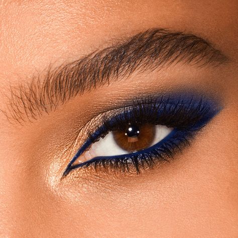 Blue Eyeshadow Makeup, Blue Eyeshadow Looks, Blue Makeup Looks, Cute Eyeshadow Looks, Eyeshadow For Brown Eyes, Eyeshadow For Blue Eyes, Blue Eyeliner, Smink Inspiration, Makijaż Smokey Eye