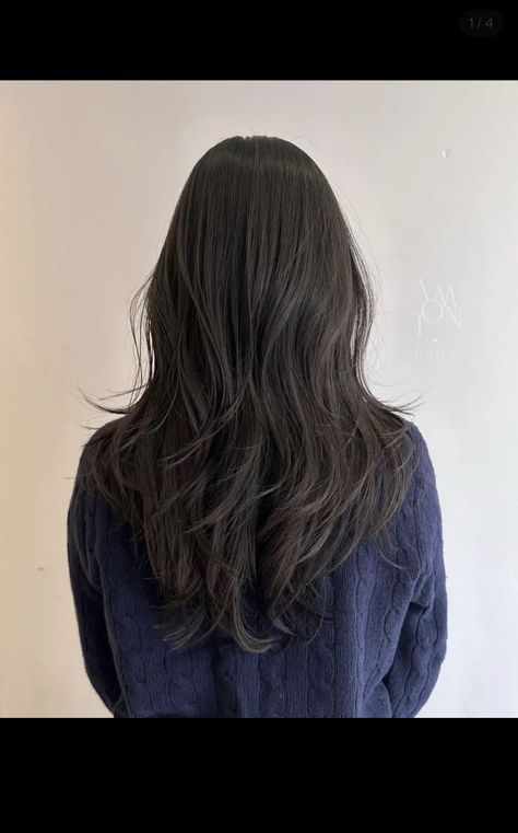 Shortish Hair, Hair Color Underneath, Hair Inspiration Long, Layered Haircuts For Medium Hair, Hairstyles For Layered Hair, Haircuts For Medium Hair, Haircuts Straight Hair, Hair Stylist Life, Long Layered Hair