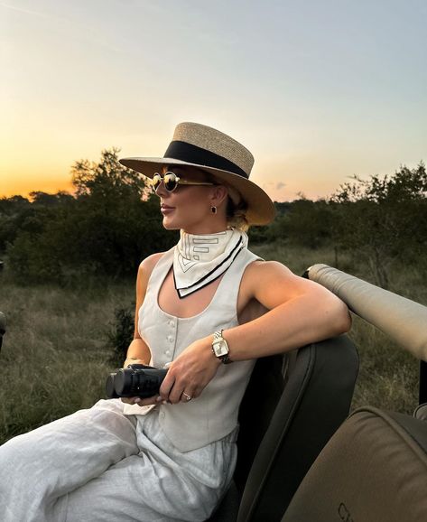 Safari Costume Women, Safari Fits, Safari Outfit Women, Africa Safari Clothes, Vineyard Outfit, Safari Clothes, Stylish Business Outfits, Africa Outfits, South Africa Safari