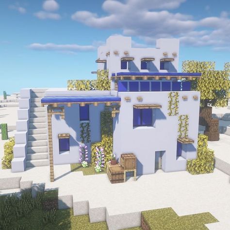 Minecraft Builds CreationsはInstagramを利用しています:「Greek Inspired Desert House! I love how the builder used the color blue in this along with the white! I love how natural this build looks!…」 Minecraft Blueprint, Chalet Minecraft, Villa Minecraft, Mobs Minecraft, Memes Minecraft, Construction Minecraft, Case Minecraft, Minecraft Decoration, Minecraft Structures