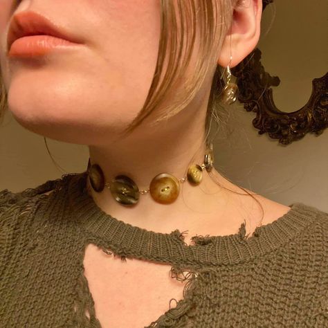 Antique Button Choker Necklace Button Necklace, Antique Buttons, Funky Jewelry, Jewelry Lookbook, Choker Necklaces, Vintage Button, Dream Jewelry, Metal Wire, Coraline