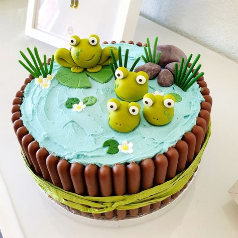 Frog Party Food Ideas, Frog Party Ideas Decoration, Frog Pond Cake, Green Birthday Cakes For Kids, Frog Theme Cake, Easy Frog Cake, Frog Cake Birthday, Frog Birthday Cake Ideas, Frog Cake Ideas