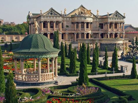 Armenia.  House on the road of entrance to yerevan city- capital of Armenia.  Beautiful but strange location. Dream Mansion, Mega Mansions, Luxury Garden, Mansions Luxury, Luxury Homes Dream Houses, Beautiful Architecture, Beautiful Buildings, Armenia, Dream Home Design