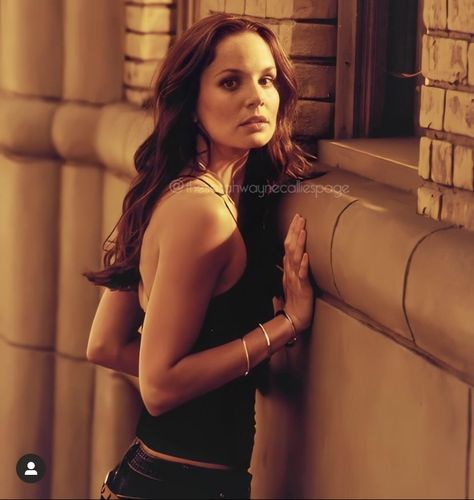 Sara Tancredi, Sarah Wayne Callies, Prison Break, Zoo Wee Mama, Maria Sharapova, Classy Aesthetic, Flash Photography, Benedict Cumberbatch, Insta Photo Ideas