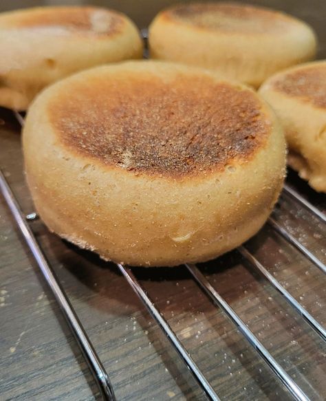 Fresh Milled English Muffins, Fresh Milled Flour Bagels, Milled Flour Bread Recipe, Fresh Milled Muffins, Fresh Milled Flour Muffins, Fresh Milled Flour Bread Recipe, Bread Beckers, English Muffins Recipe, Savory Bakes