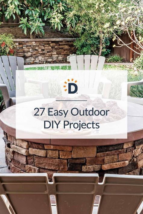 Simple DIY projects to make your backyard uniquely yours, from landscaping tips, deck and patio ideas and fire pits, to outdoor living rooms, fire pits and gazebos. #outdoorprojects #backyardprojects #outdoorliving #patioideas #deckideas #landscapingideas #diyfirepit #diylandscaping Painting Outdoor Wood Furniture, Diy Outdoor Projects, Planter Box Plans, Woman Tips, Solar Lights Diy, Colorful Patio, Diy Outdoor Table, Handy Woman, House Updates