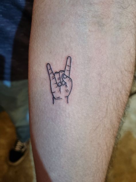 Music Filler Tattoo Ideas, Rock Horns Tattoo, School Of Rock Tattoo, Rock Symbol Tattoo, Music Hand Tattoo, Rock N Roll Hand Tattoo, Rock On Hand Tattoo, Rock Sign Tattoo, Rock On Tattoo Hand