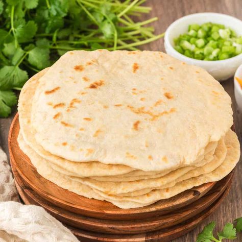 Homemade Flour Tortilla Recipe Unleavened Bread Recipe, Vegan Tortilla, Recipes With Flour Tortillas, Frijoles Refritos, Tortilla Wrap, Homemade Flour Tortillas, Roti Recipe, Indian Diet, Biscuit Bread