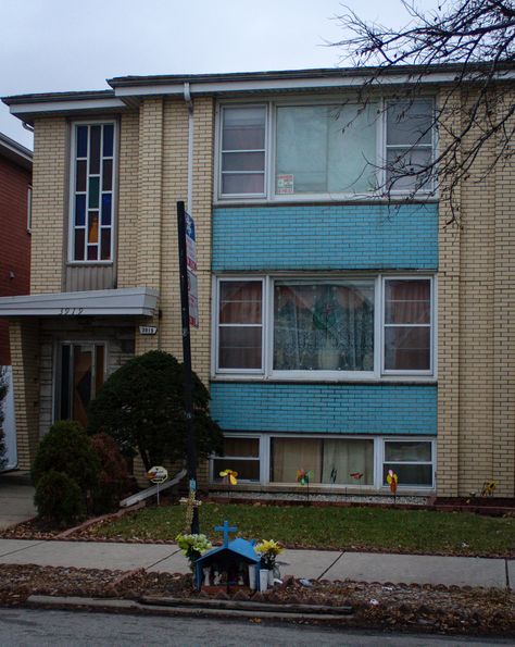 South Side Chicago House, Old Chicago Apartment, Chicago South Side, Southside Chicago, South Side Chicago, Chicago Buildings, Chicago Transit Authority, Chicago House, English Projects