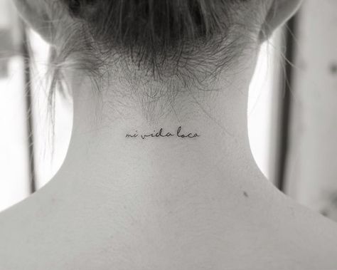 Spanish Words Tattoo For Women, Spanish Quotes Tattoos, Back Tattoo Women Spine, Quotes Spanish, Bookish Tattoos, Lettering Tattoo, Tattoos For Lovers, Writing Tattoos, Petite Tattoos