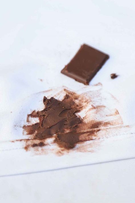 How To Get Chocolate Stains Out, Matress Cleaning, Clean Fabric Couch, Removing Chocolate Stains, Before And After Cleaning, Mel Core, Couch Material, Stain Remover Clothes, Diy Stain Remover