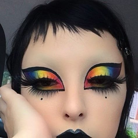 Rainbow Goth, Christmas Makeup Simple, Drag Make-up, Makeup Drawing, Rainbow Eyes, Pride Makeup, Alt Makeup, Rainbow Makeup, Drag Makeup