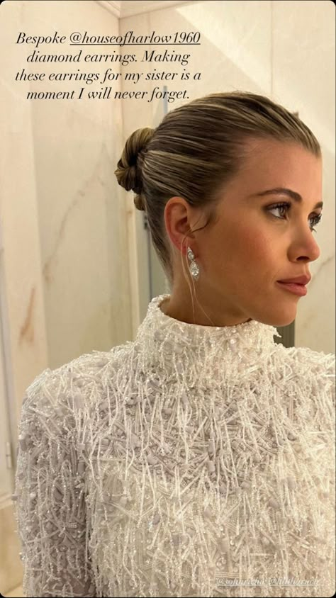 Sofia Richie Hair Updo, Bridal Mid Bun, Sofia Richie Jewelry, Sofia Richie Wedding Hair, Sofia Richie Style Old Money, Sofia Richie Wedding Makeup, Sofia Richie Makeup, Sophia Richie Hair, Sofia Richie Hair