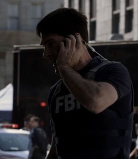 Agent Hotchner Aesthetic, Aaron Hotchner Boyfriend Material, Agent Aesthetic Men, Crimal Minds Hotch, Thomas Gibson Aesthetic, Hotch Aesthetic, Aaron Hotchner Icon, Bau Aesthetic, Aaron Hotchner Aesthetic