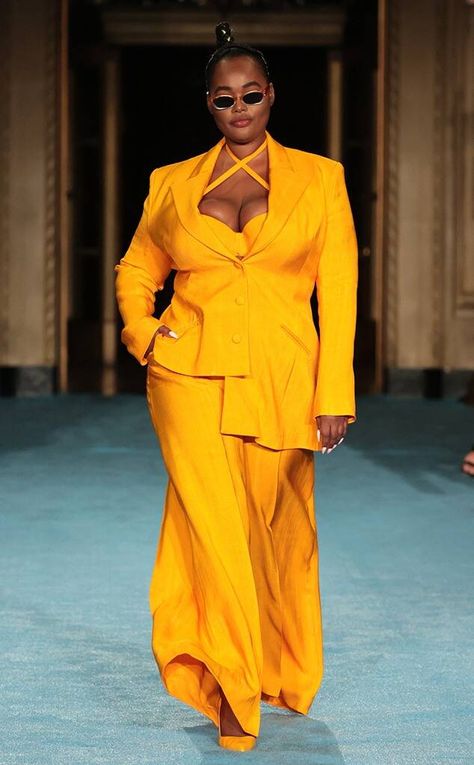 Photos from Every Size-Inclusive Look at Fashion Week Spring-Summer 2022 - Page 3 - E! Online Donatella Versace, Spring Summer Trends, Christian Siriano, Nicole Miller, Summer Trends, Asymmetrical Hem, Fashion Week Spring, Primavera Estate, Asymmetric Hem