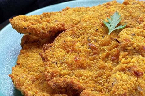 Air Fryer Crumbed Steak - Corrie Cooks Crumbed Steak, Kinds Of Steak, Steak Spice, Italian Breadcrumbs, Cooks Air Fryer, Air Fryer Chicken Wings, Stale Bread, Homemade Tomato Sauce, Steak Recipe