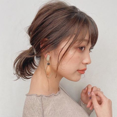 Japan Hairstyle, Summer Ponytail, Japanese Haircut, Japanese Hairstyles, Japanese Hairstyle, Low Ponytail, Diy Beauty Hacks, Long Straight Hair