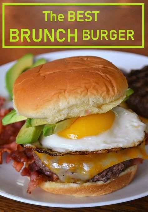 Breakfast Burger Ideas, Brunch Burger Recipe, Brunch Burgers, Fried Egg Burger, Breakfast Burgers, Burger Ideas, Bakery Breakfast, Recipe With Bacon, Brunch Burger