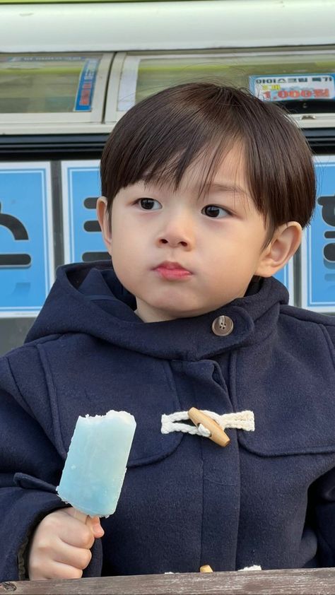 Korean Baby Boy, Asian Boy Haircuts, Kids Hairstyles Boys, Baby Haircut, Toddler Haircuts, Baby Boy Haircuts, Pregnancy Belly Photos, Baby Boy Hairstyles, Korean Baby