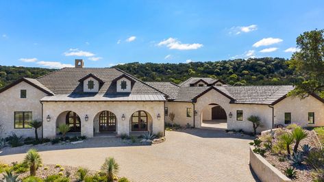 Home | Mabery Contracting in Boot Ranch, Texas Rustic Lake Houses, Luxury Ranch, Ranch House Exterior, Texas Ranch, Ranch Style Homes, Family Resorts, Colorado Homes, Texas Homes, Mediterranean Homes