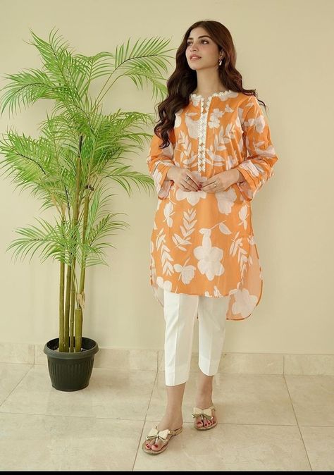 Simple Dress Casual, Stylish Kurtis Design, Lace Dress Design, Latest Dress Design, Beautiful Casual Dresses, Simple Kurti Designs, Stylish Short Dresses, Pakistani Fancy Dresses, Beautiful Pakistani Dresses