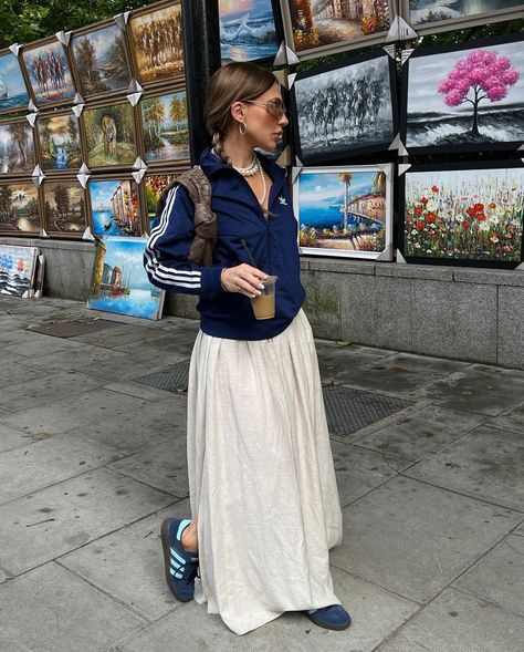 All Posts • Instagram Track Jacket Outfit Street Style, Juxtaposition Fashion, Adidas Track Jacket Outfit, Track Jacket Outfit, Sports Chic, Jacket Adidas, Adidas Track Jacket, Adidas Girl, Casual Work Outfit