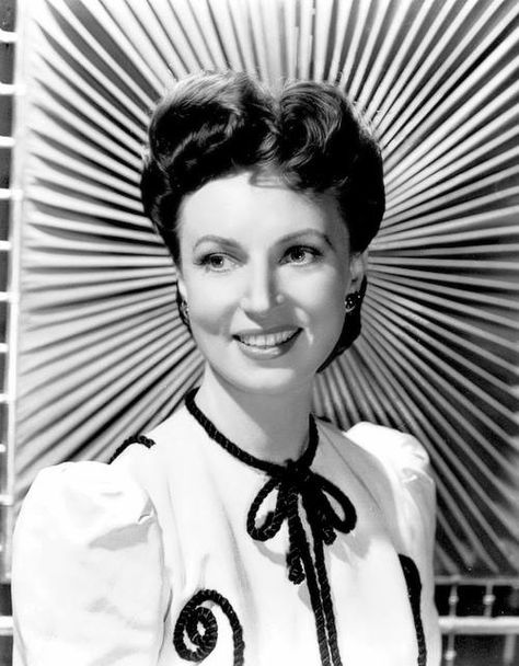 AGNES MOOREHEAD: A BEWITCHING LIFE – In The Good Old Days Of Classic Hollywood. Anna Magnani, Show Boat, Agnes Moorehead, Citizen Kane, Debbie Reynolds, Elizabeth Montgomery, Orson Welles, Rita Hayworth, Joan Crawford