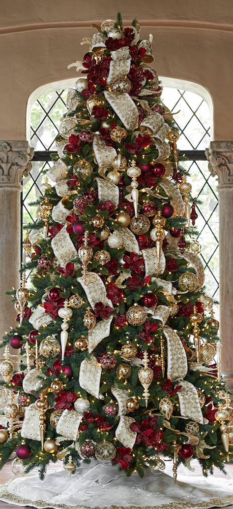 Christmas Tree With Red And Gold Ornaments, Two Color Christmas Tree, Gold And Red Tree Christmas, Garnet And Gold Christmas Tree, Large Christmas Trees Decorated, Large Christmas Trees, Christmas Burgundy And Gold, Red Green Champagne Christmas Tree, Christmas Trees Big Ornaments