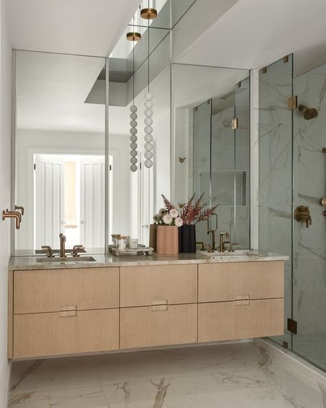 Interior Design Eclectic, Bathroom Luxury, Primary Bath, Eclectic Interior Design, Primary Bathroom, Light Bathroom, Custom Vanity, Transitional Modern, Starter Home