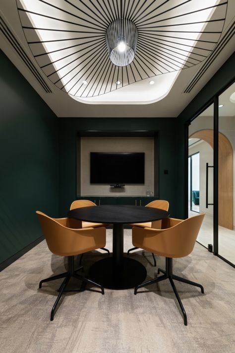 Meeting Room Design Office, Meeting Room Design, Inmobiliaria Ideas, Commercial Office Design, Office Meeting Room, Corporate Office Design, Office Space Design, Corporate Interiors, Contemporary Office