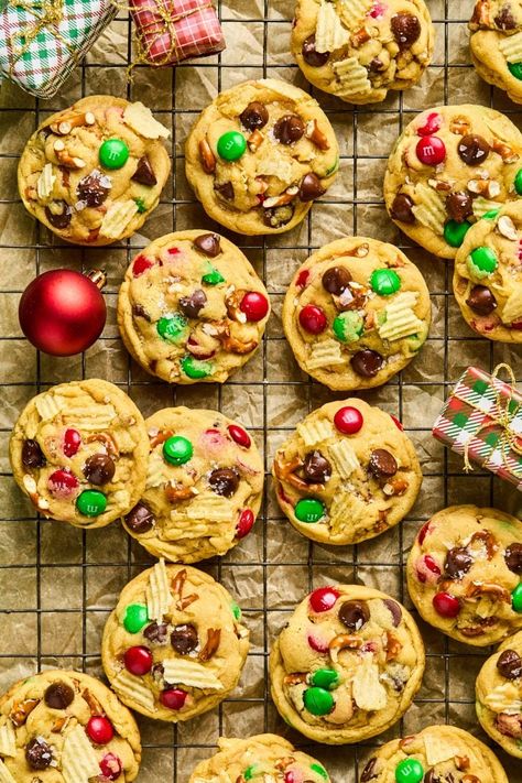 Santa's Trash Cookies • Kroll's Korner Trash Cookies, Cookie Swap Recipes, Chewy Molasses Cookies, Iced Oatmeal Cookies, Pretzel Cookies, Comfort Food Chicken, The Best Cookies, Biscoff Cookie Butter, Best Cookies