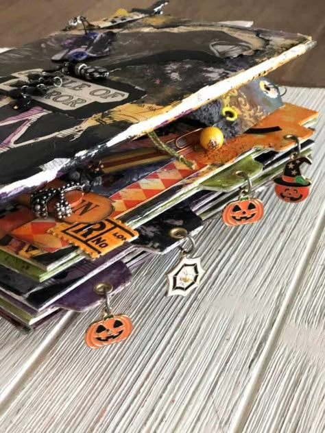 Halloween Junk Journal Pages, Junk Journal Halloween, Dangles For Junk Journals, Junk Journal Charms, Fall Junk Journal Ideas, Halloween Junk Journal Ideas, Halloween Themed Crafts, Junk Journal Pockets And Tucks, Halloween Journaling