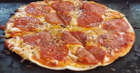 Can you Cook Pizza on a Blackstone Griddle? Yes, Like this! Griddle Pizza, Griddle Pizza Recipes, Blackstone Pizza Dough Recipe, Blackstone Grill Recipes Pizza, Pizza On The Griddle, Black Stone Pizza, Griddle Pizza Recipes Blackstone, Black Stone Pizza Recipe, Blackstone Grill Pizza