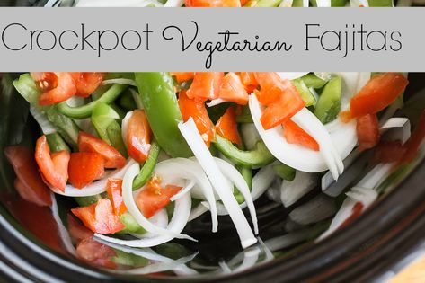 Meatless Slow Cooker Recipes, Crockpot Vegetarian, Crockpot Fajitas, Vegetarian Fajitas, Veggie Fajitas, Summer Slow Cooker Recipes, Vegetarian Slow Cooker Recipes, Vegan Crockpot, Slow Cooker Vegetarian