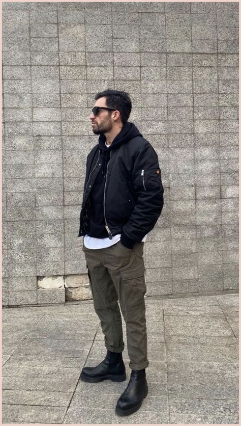 Men Black Doc Martens Outfit, Doc Martens Chelsea Boot Outfit Men, Winter Techno Outfit, Mens Dr Martens Boots Outfit, Men Dr Martens Outfit, How To Style Doc Martens Men, Dr Martens Outfit Male, Mens Dr Martens Outfit, Chelsea Boots Outfit Mens Casual