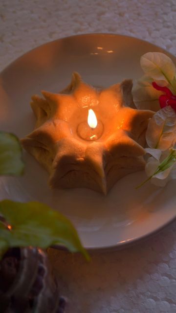 Swati Bora on Instagram: "Festive Decor Ideas How to make an Aata Diya at home? Let me know your thoughts 💭 I grew up watching my mother and grand parents making these 😃 Anyone who remember this? #diycrafts #diyprojects #diya #rangoli #navratri #ganpati #ganpatibappamorya #ganpationreels #navratrispecial #navratri2022 #indianfestival #festival #homedecoration #homedecorideas #craft #reelsinstagram #mandir #explorepage #reelsvideo #explore #reelsinstagram" Diwali Craft For Children, Festive Decor Ideas, Diya Decoration Ideas, Diwali Diya Decoration, Diya Rangoli, Thali Decoration Ideas, Pooja Decor, Diy Floral Decor, Diwali Decoration Items