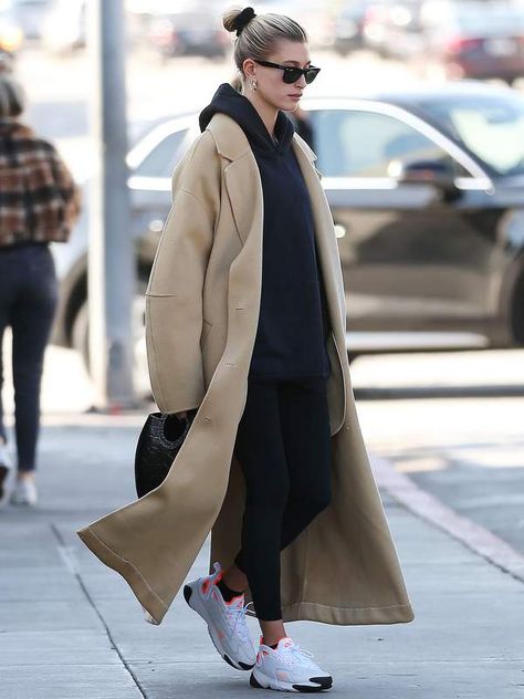 Celebrity Athleisure, Winter Athleisure Outfits, Athleisure Outfits Winter, Outfits For 2023, Athleisure Street Style, Sporty Chic Outfits, Athleisure Winter, Sporty Chic Style, Oversized Wool Coat