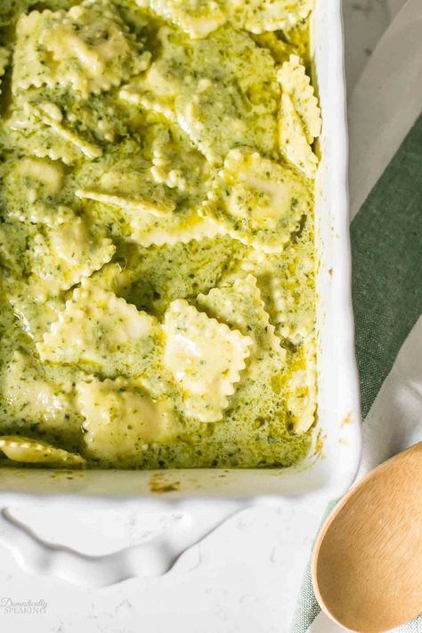 An easy One Pan dinner to make this easy pasta dish!  The 4 cheese ravioli is baked in a creamy pesto sauce making a delicious dinner!  #pasta #onepan #dinner #easydinner #pesto #pestopasta 4 Cheese Ravioli, Ravioli With Pesto, Ravioli Dinner Ideas, Pesto Cream Sauce, Pesto Ravioli, Ravioli Recipes, One Pan Dinner Recipes, Pesto Sauce Recipe, Baked Ravioli