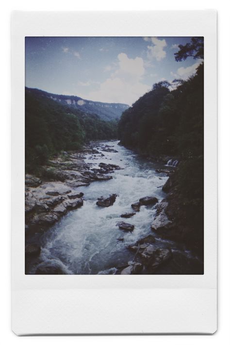 Film Landscape, Computer Photography, Phthalo Green, Polaroid Photography, Different Forms Of Art, Instant Photo, Photography Help, Adventure Aesthetic, Simple Iphone Wallpaper