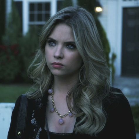 Hanna Marin Season 1, Hanna Marin Icons, Hanna Marin Style, Hanna Marin Aesthetic, Ashley Benson Hair, Hanna Marin Outfits, Pretty Little Liars Cast, Hanna Pll, Pretty Little Liars Aesthetic