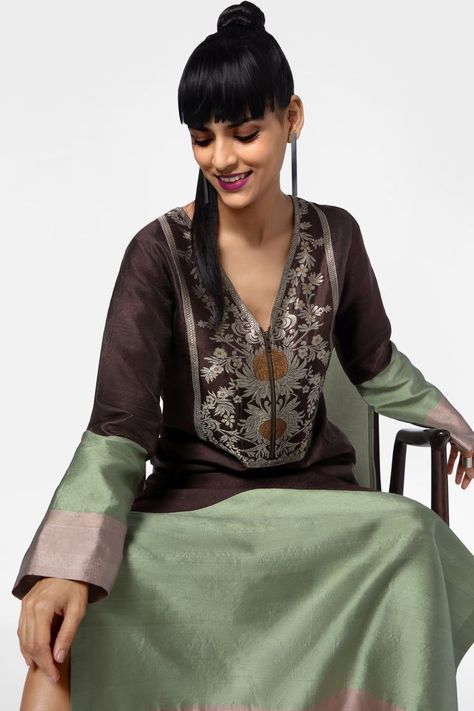 Brocade Kaftan, Long Kurti Patterns, Dress Muslim Modern, Payal Khandwala, Kurta Patterns, Visual Elements, Dresses Design, Indian Designer Suits, Latest Dress Design