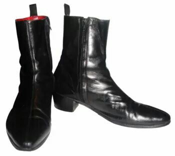 The famous Beatles Boots 70s Boots, 1960s Shoes, 60s Men, Beatle Boots, Mens Dress Boots, High Ankle Boots, Cuban Heels, Mens Boots Fashion, Designer Boots