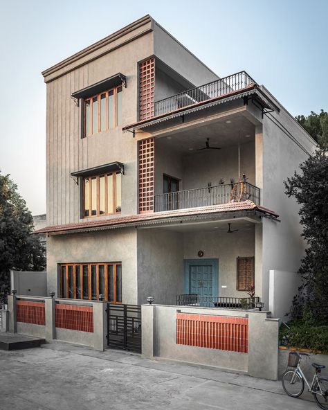 This home had a complete basement makeover. While the elevation is modest, the cement texture and the gorgeous terracotta tiles by highlight the structure in a beautiful contrast ❤️ This simplified structure sits perfectly in its surroundings that is as serene as the home itself ❤️  #studioipsa #elevation #elevationdesign #architecture #interiordesign #interiordesignideas #interiordesigninspiration #interiordesigntrends #interiorinspiration #designin... Terracotta Elevation Design, Terracotta Jali Design, Terracotta Jali Elevation, Terracotta Jali Interior, Terracotta Blocks Facade, Cement Texture, Small Building, Basement Makeover, Small Buildings